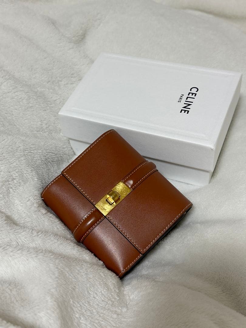 CELINE スモール トリフォールドウォレット 16（セーズ）