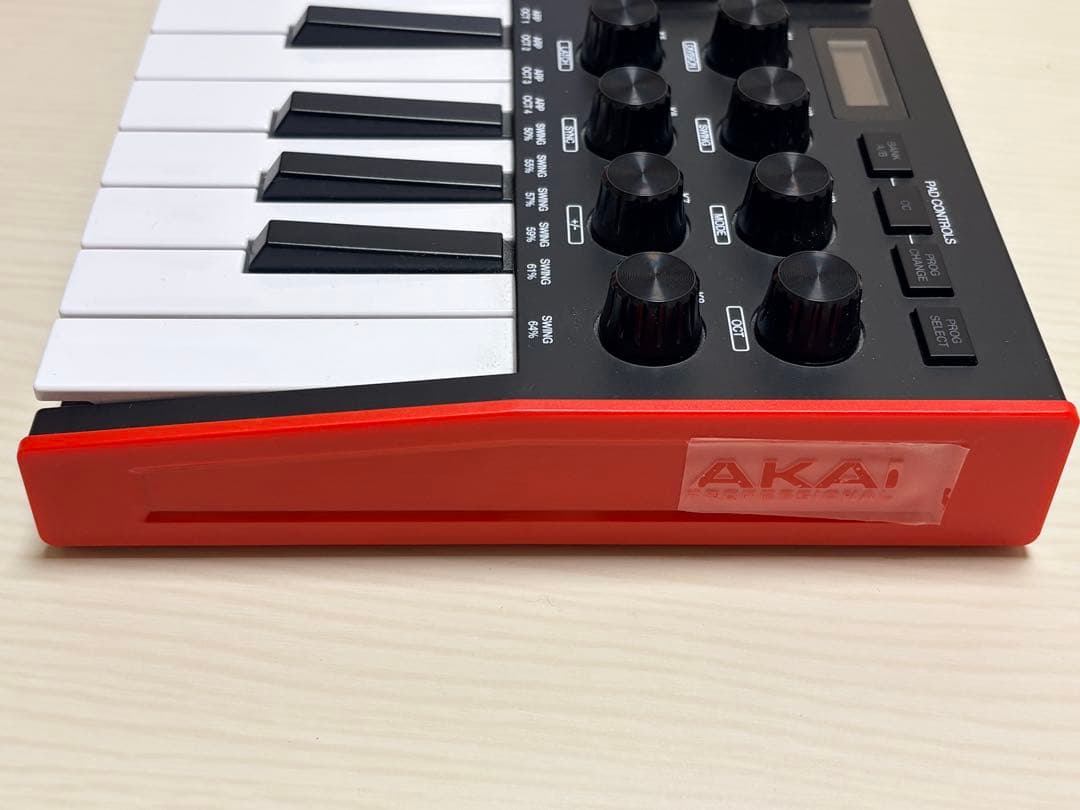 AKAI MPK mini 本体＋コードのみ