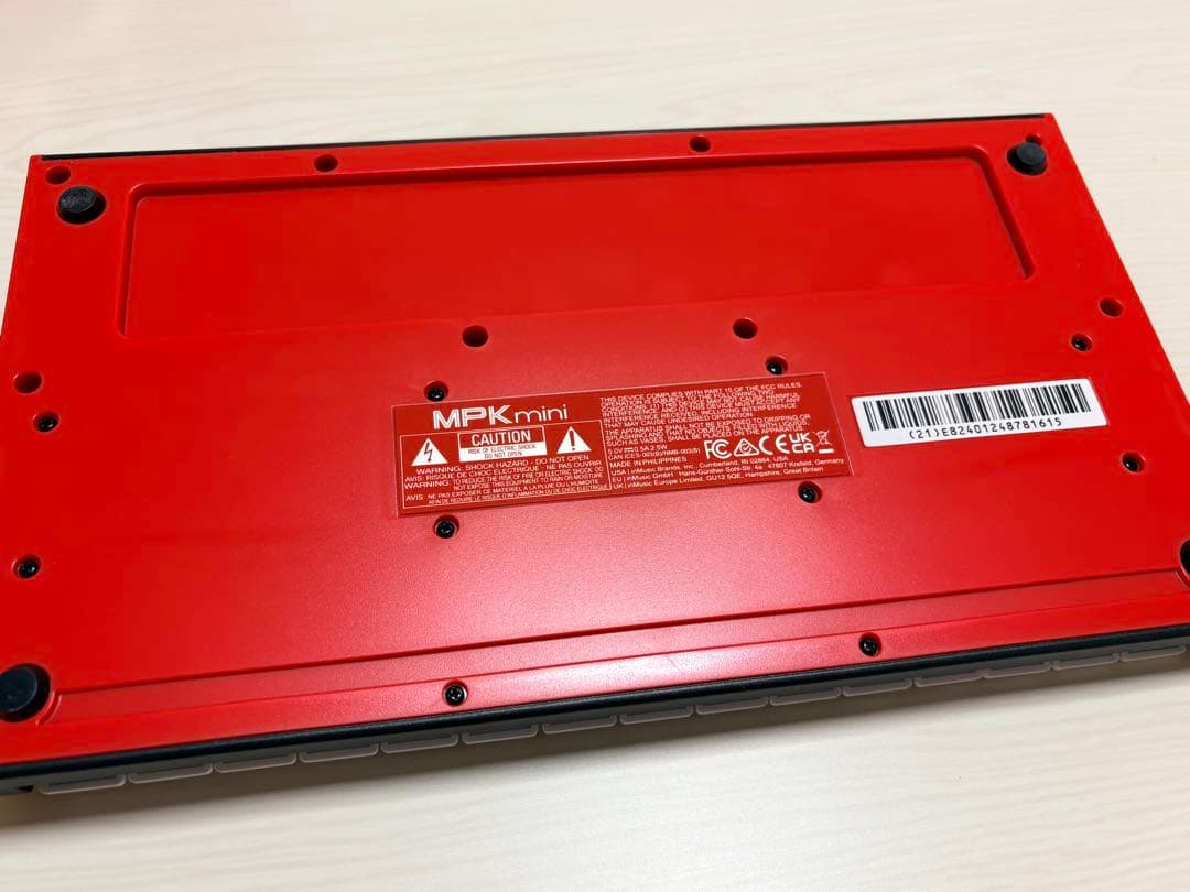 AKAI MPK mini 本体＋コードのみ