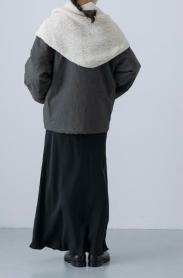 【新品・タグ付き】かぐれ　ペルータッセルストール　IVORY