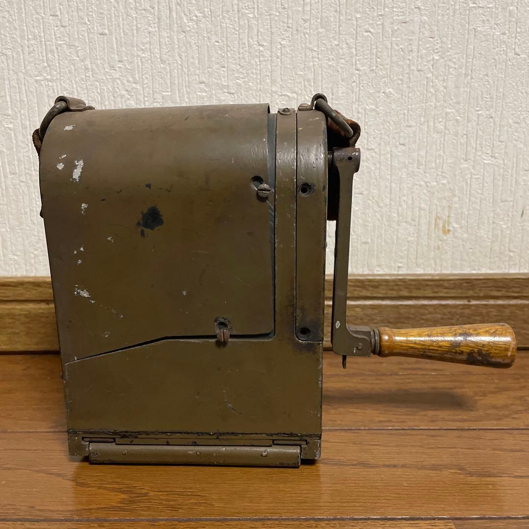 九四式六号無線機　発電機