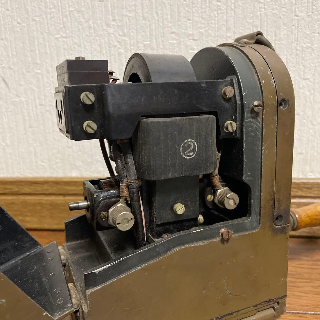 九四式六号無線機　発電機