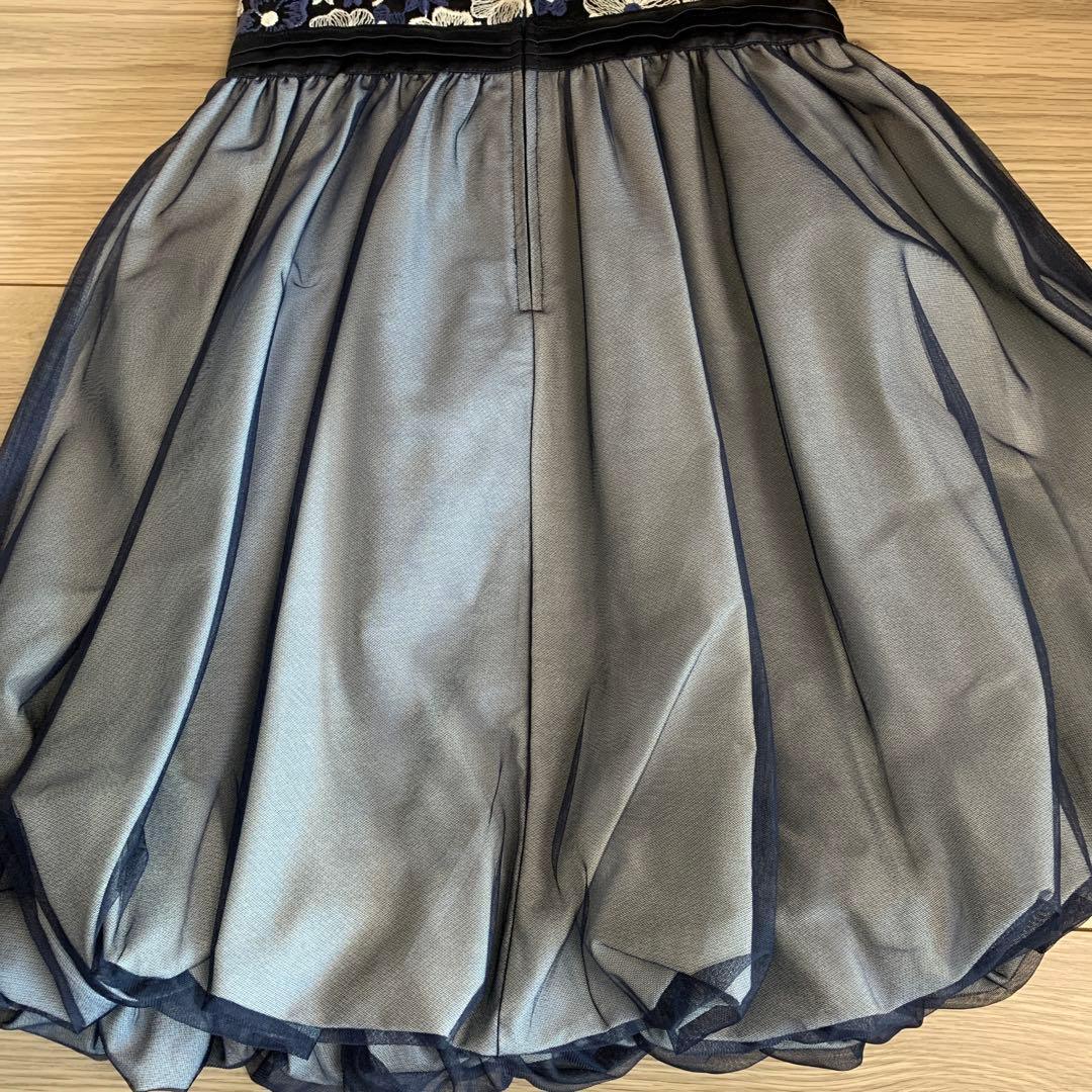 美品　組曲 KUMIKYOKU ネイビー 花柄刺繍 フリル袖 ドレス130