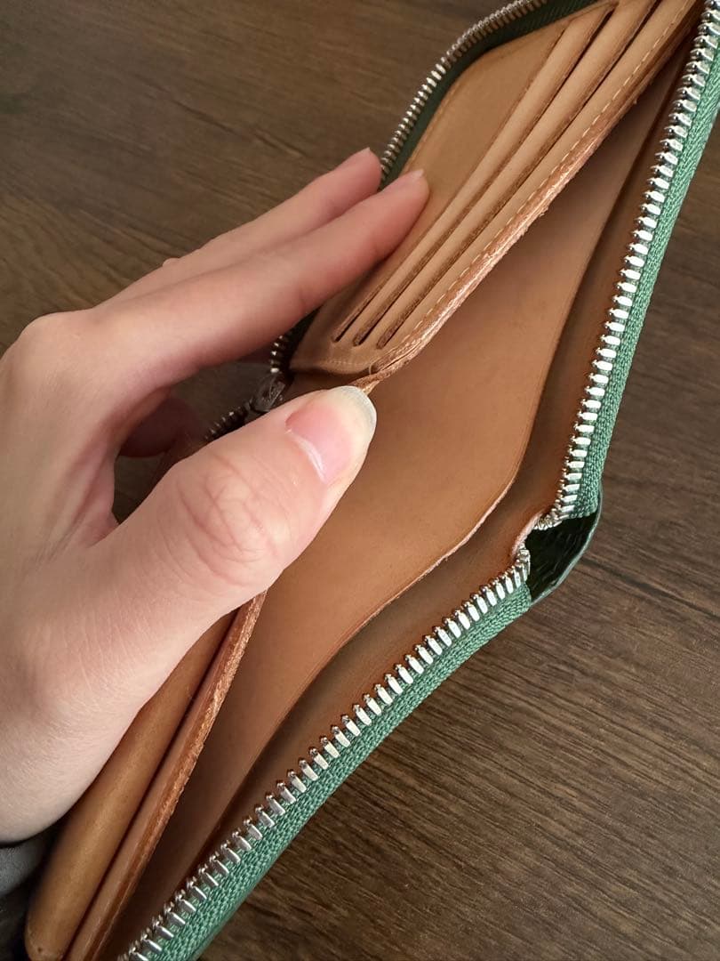 Hender Scheme horizontal zip purse グリーン