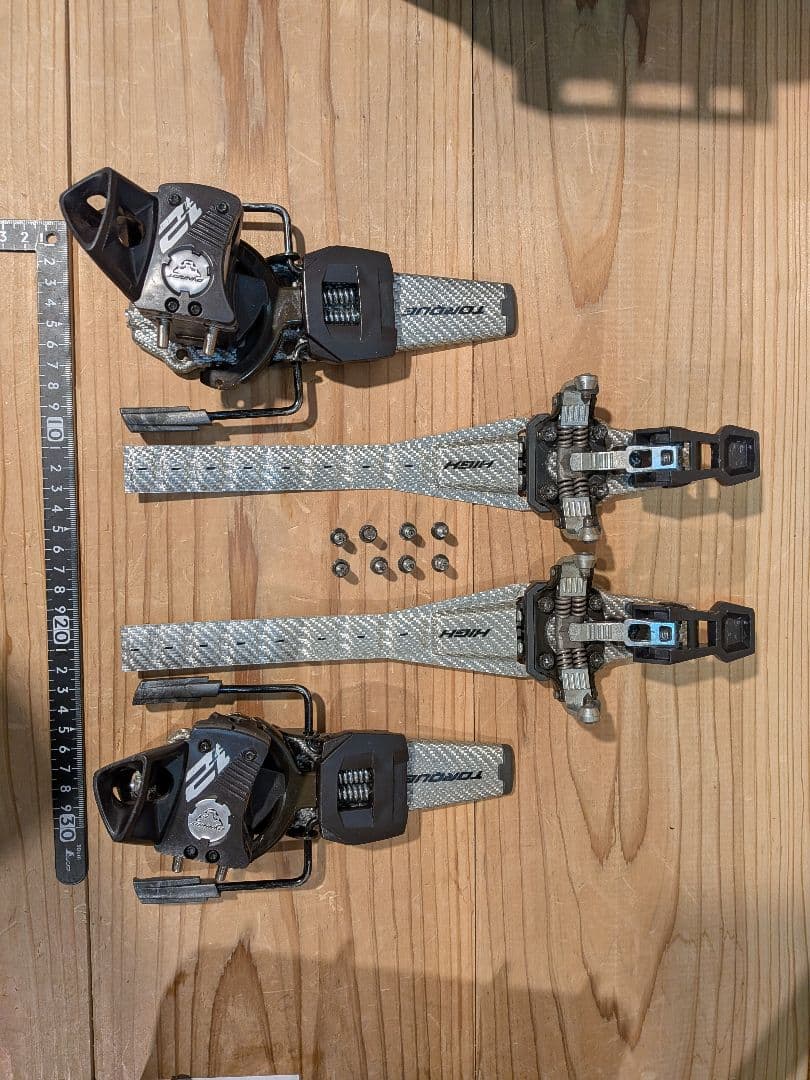 Dynafit FT12 ペア（左右セット）のテックタイプ中古ビンディングです。