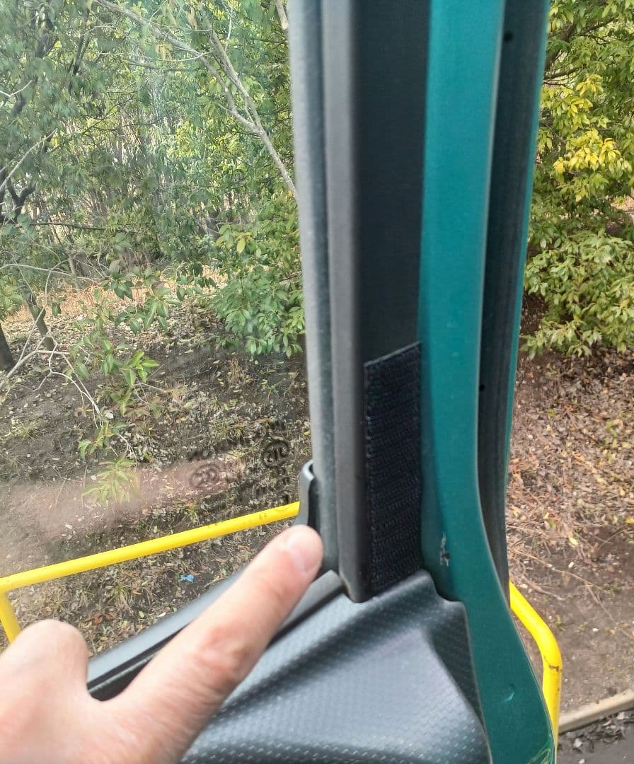  Queen製 いすゞ　ファイブスターギガ　ウロコ　ウィンドウパネル