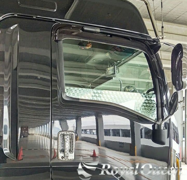  Queen製 いすゞ　ファイブスターギガ　ウロコ　ウィンドウパネル