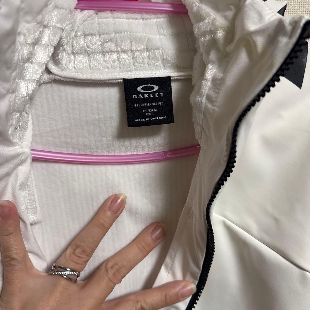 防寒対策に！OAKLEY フード付き裏地ベロア上下 ホワイト