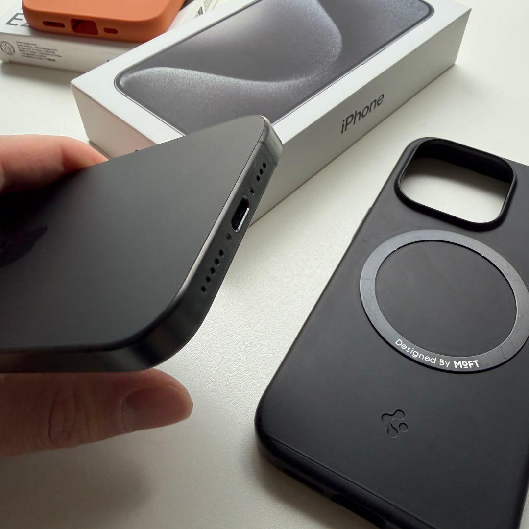 Apple iPhone 15pro ブラックチタニウム【匿名配送】【送料込み】