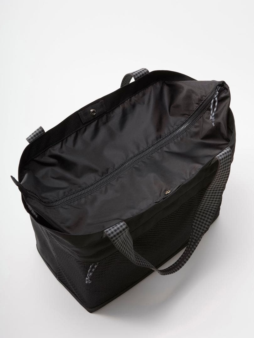 新品未開封 バッグ〈NEW ERA® × familiar〉