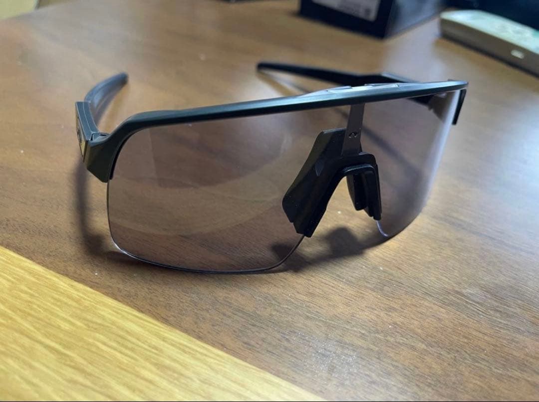 オークリー　スートロライト　調光レンズ