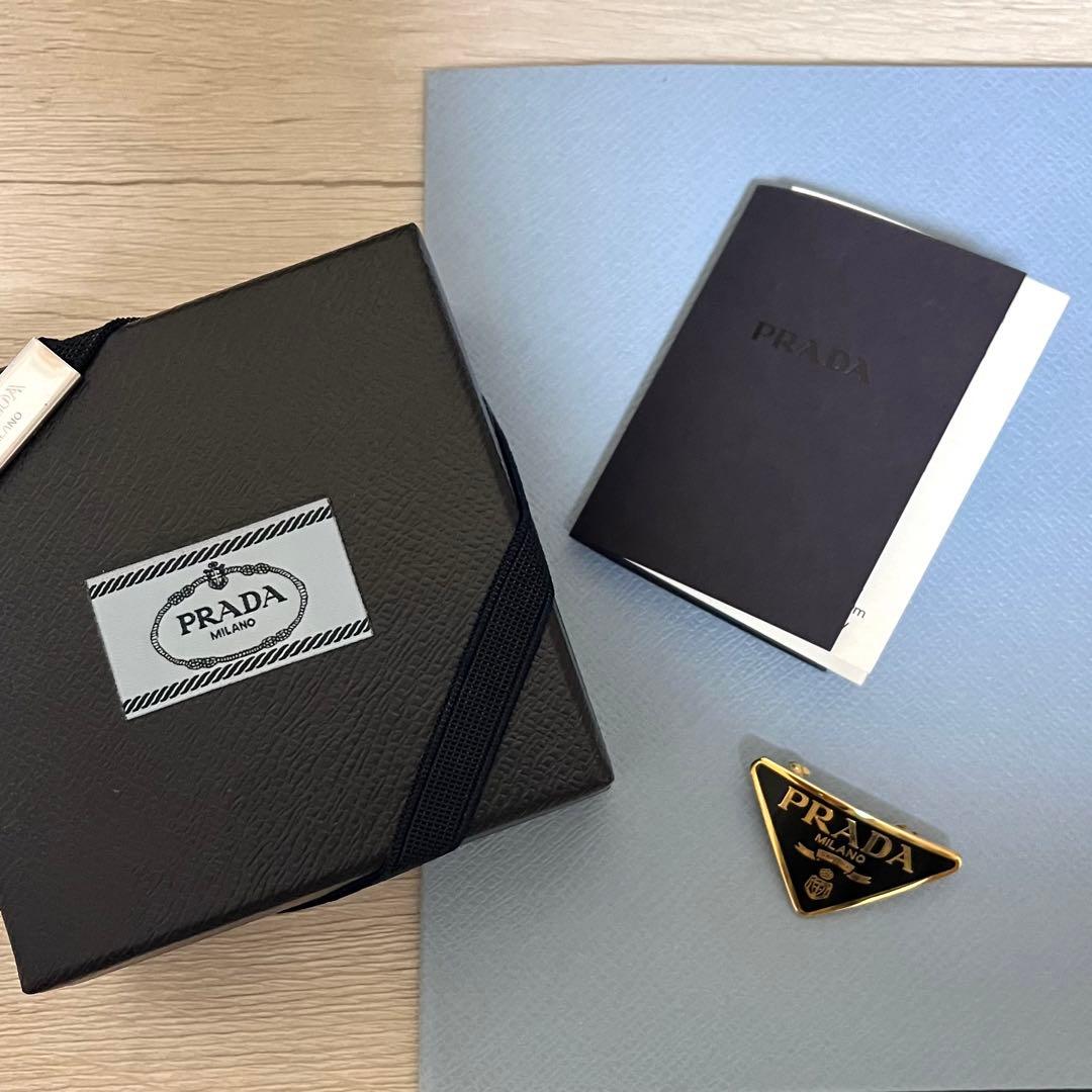 PRADA メタルヘアクリップ　ブラック