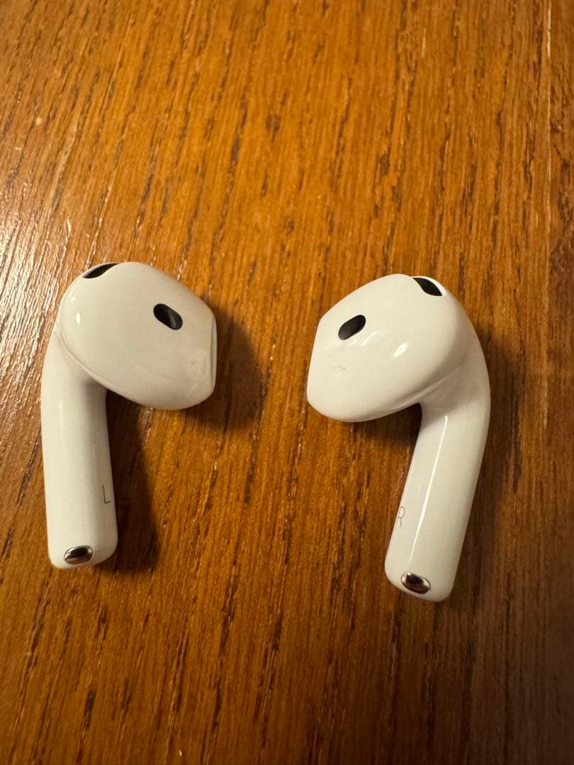 AirPods4 本体 充電ケース付き