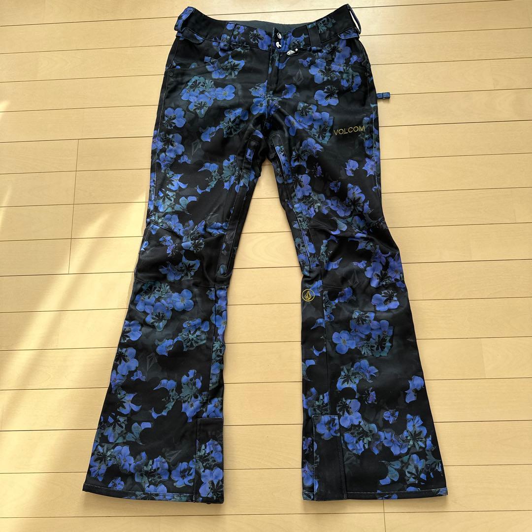 美品【VOLCOM】スノーボードウェア　上下セット　レディースＳ