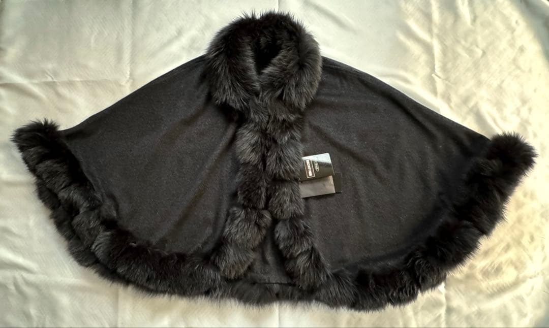 【新品未使用】サガフォックス カシミヤポンチョ・ケープコート