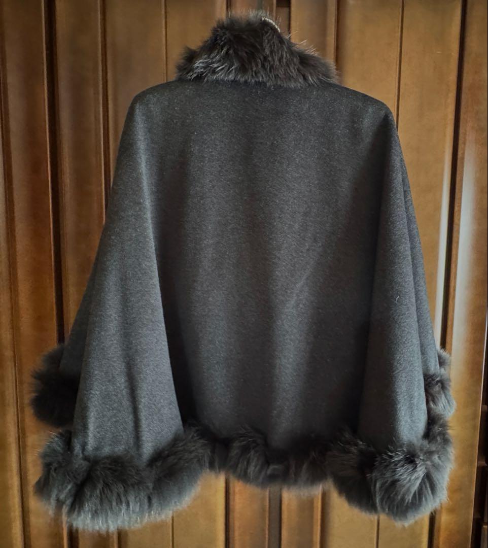 【新品未使用】サガフォックス カシミヤポンチョ・ケープコート