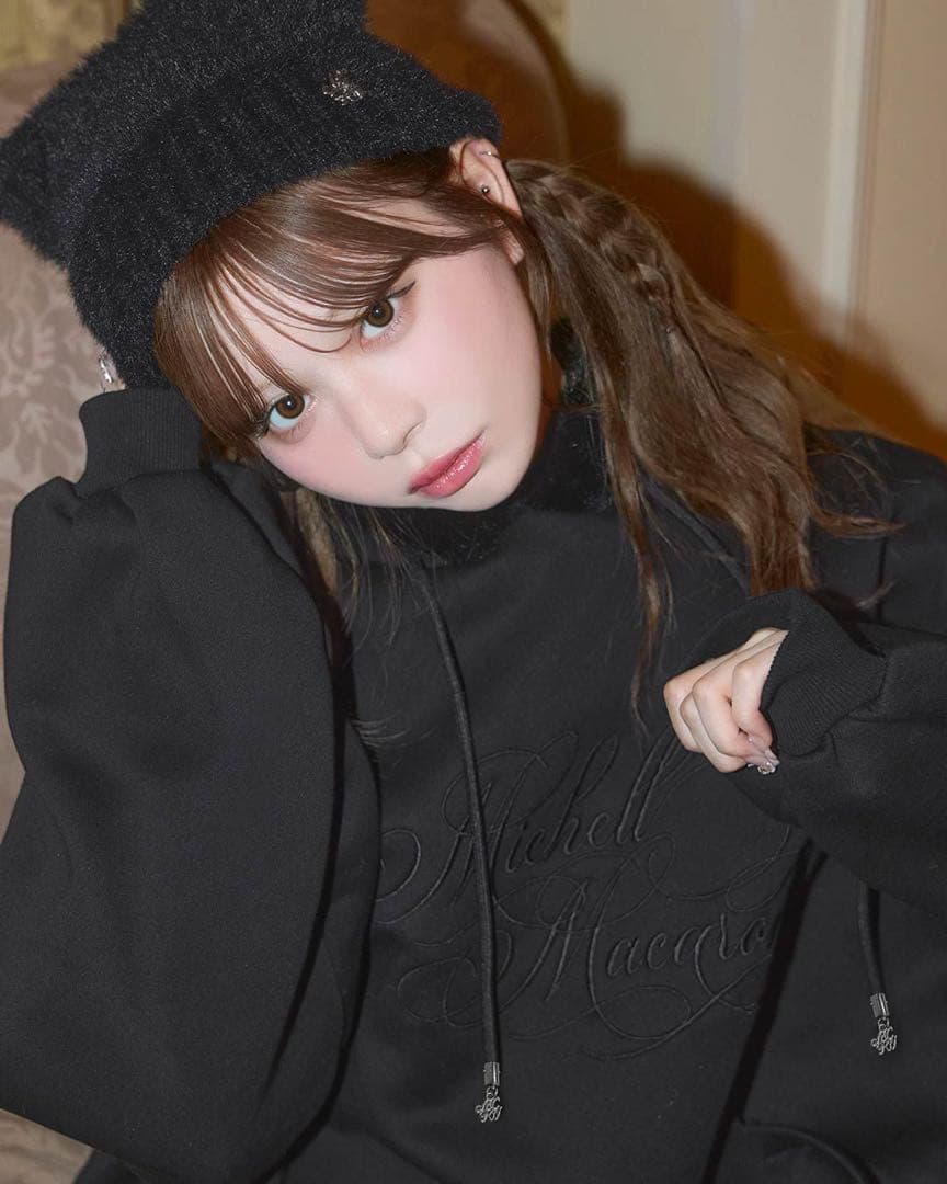 新品タグ付 ミシェルマカロン ファートリミングビックパーカー ブラック