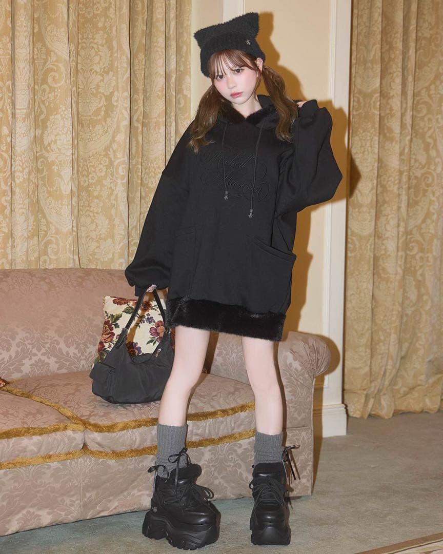 新品タグ付 ミシェルマカロン ファートリミングビックパーカー ブラック