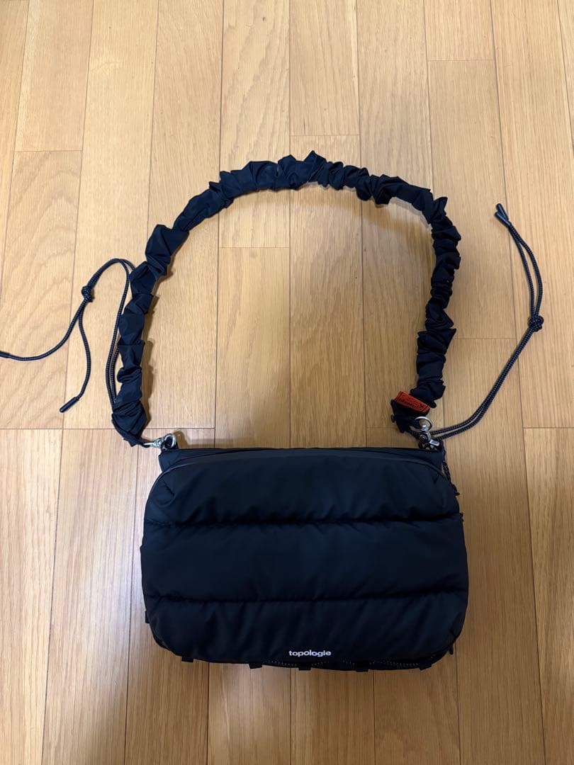 topologie ブラック ショルダーバッグ