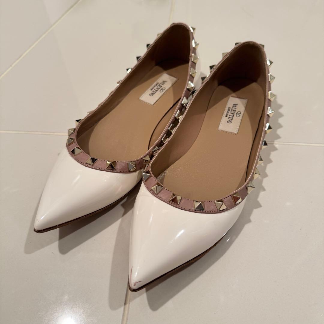 Valentino スタッズ付きフラットシューズ ホワイト