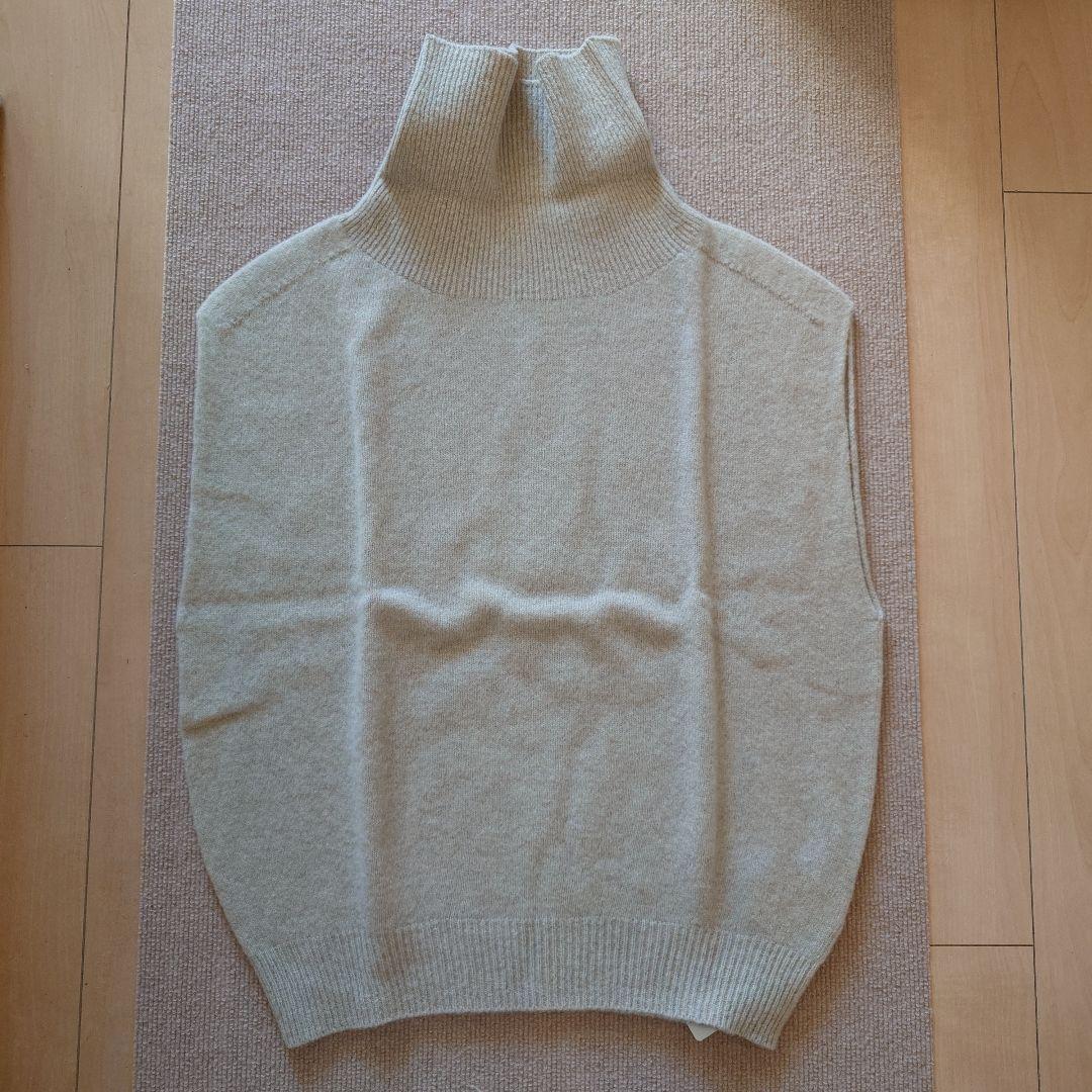スピックアンドスパン　オフタートルニットベスト
