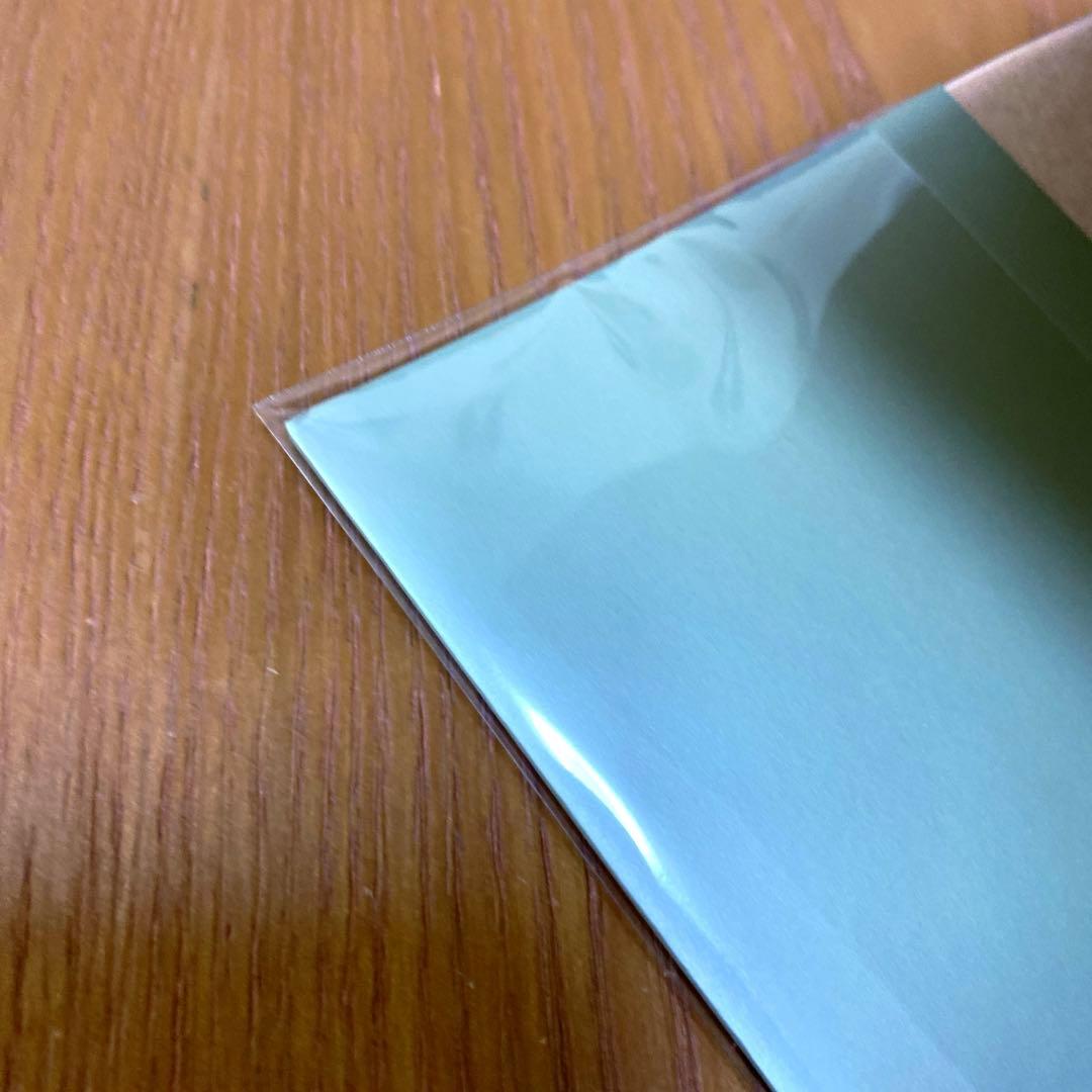 肩をすくめるアトラス