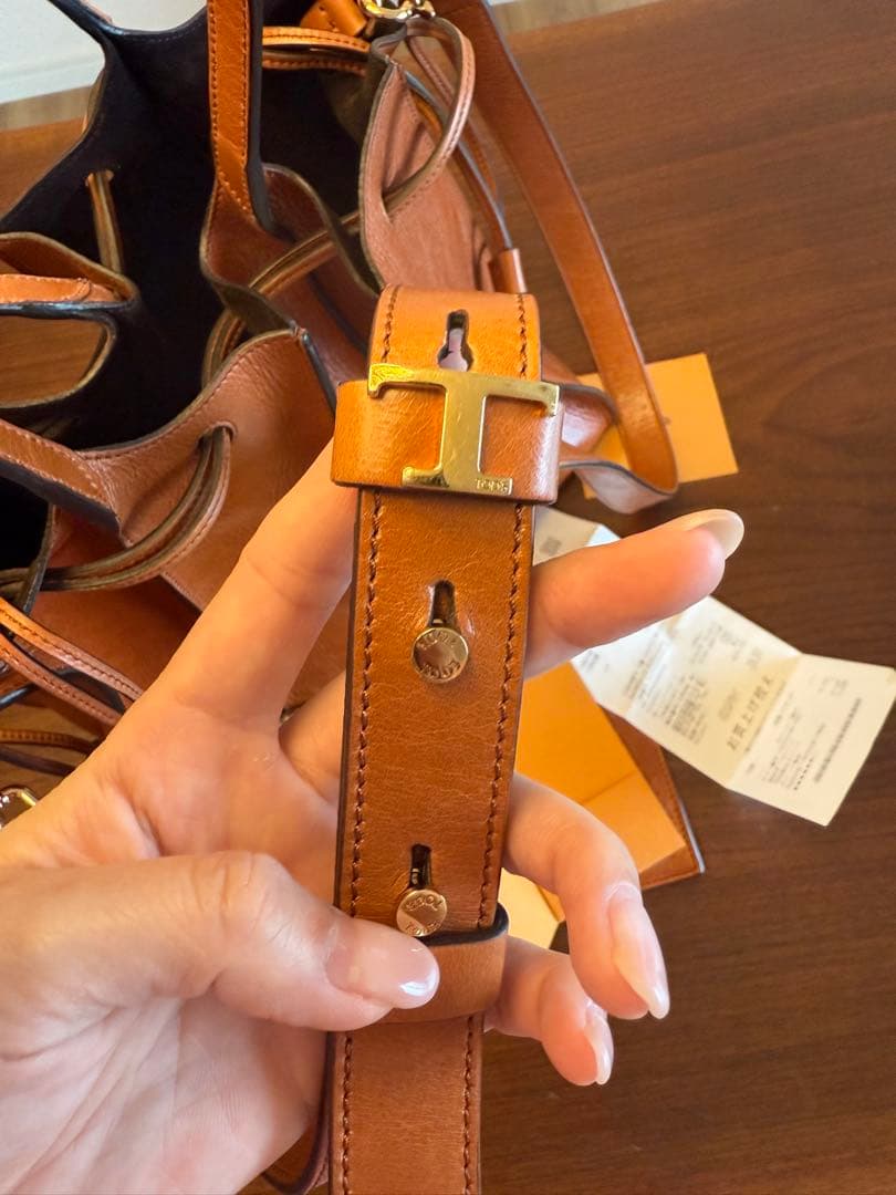 トッズ　ショルダーバック