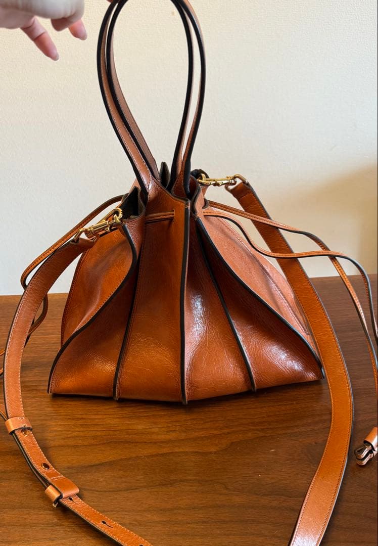 トッズ　ショルダーバック