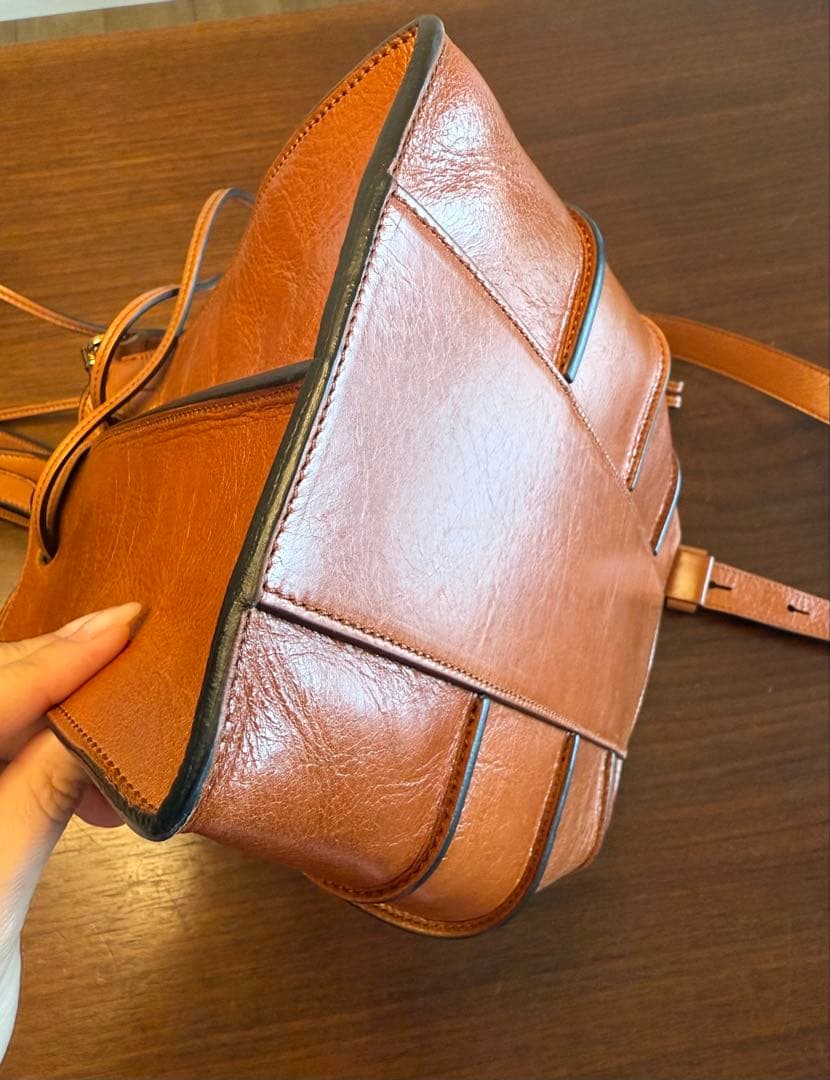 トッズ　ショルダーバック