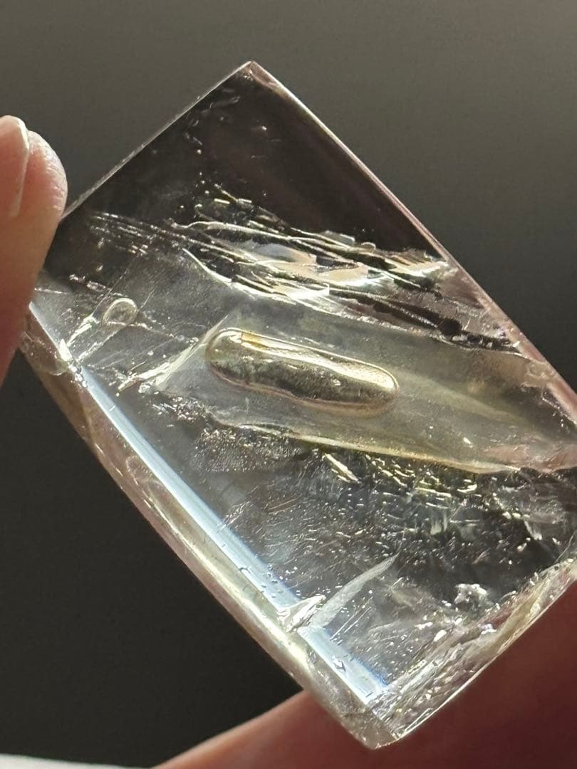 レア　大きめ水入り水晶　マイカ流砂　28g エレスチャル　レインボーありよく動く