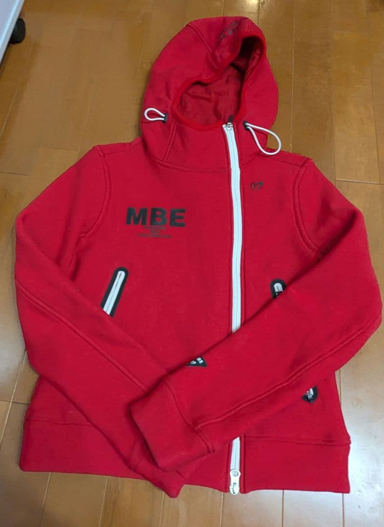 美品　MASTER BUNNY EDITION MBEパーカー レッド