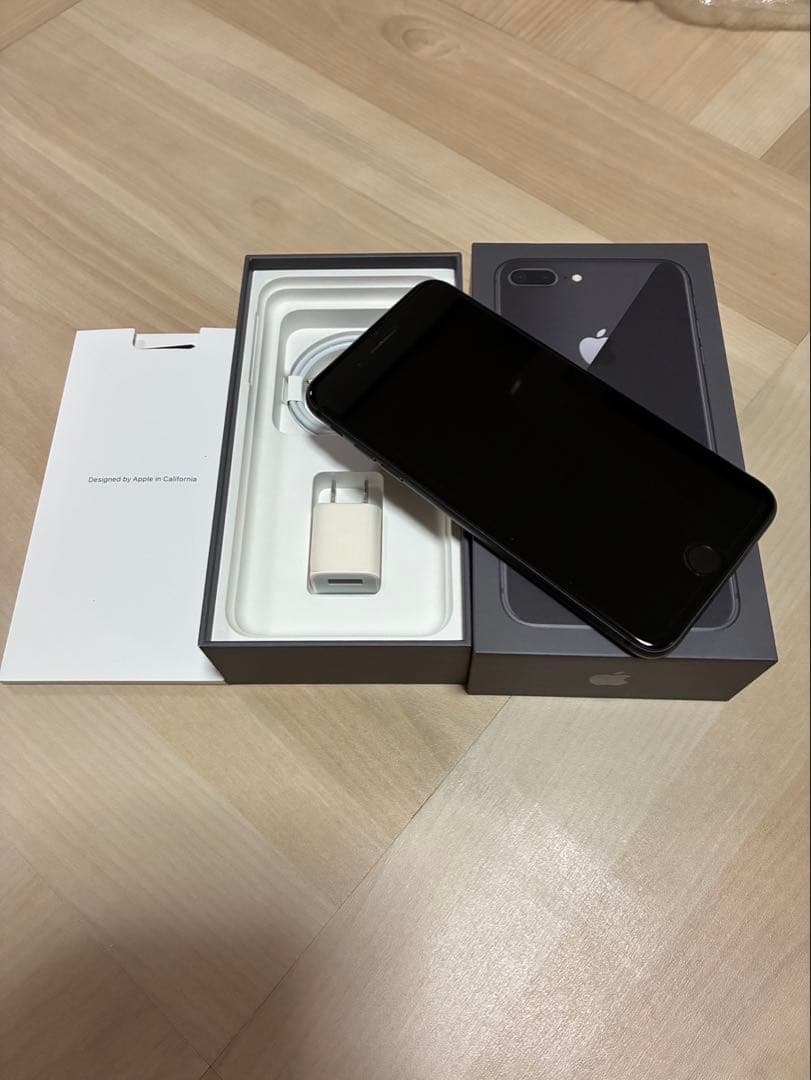 iPhone8Plus 本体 ブラック256MB