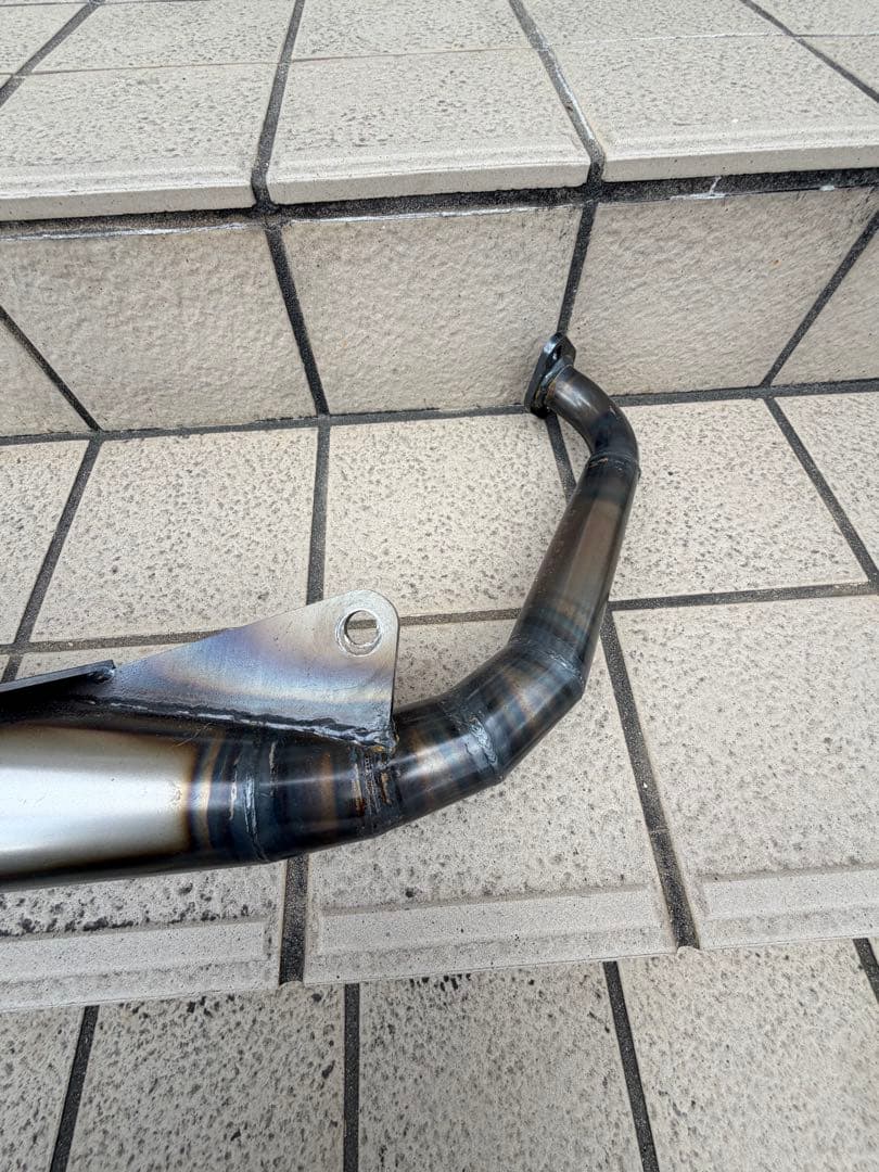 ライブディオ　横型エンジン　マフラー