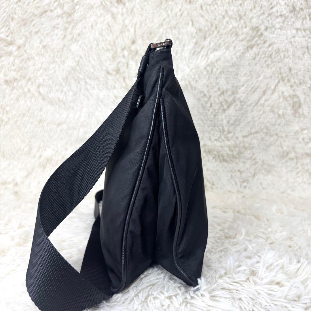 プラダ VA0563 ショルダーバッグ サコッシュ 三角ロゴ ナイロン 黒