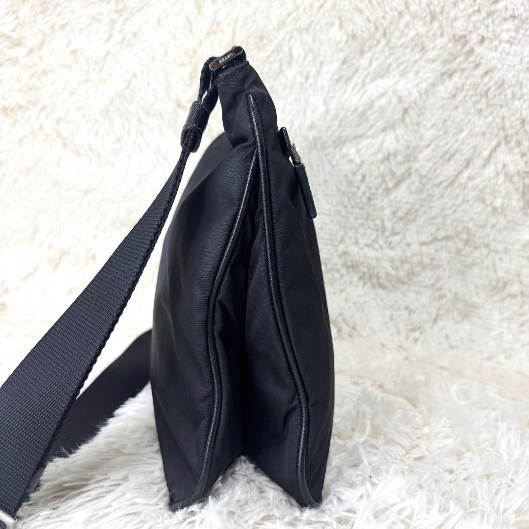 プラダ VA0563 ショルダーバッグ サコッシュ 三角ロゴ ナイロン 黒