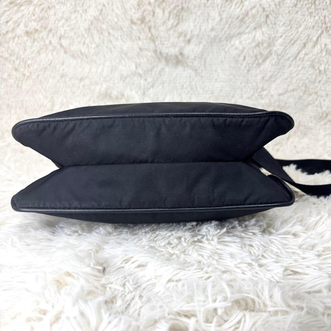 プラダ VA0563 ショルダーバッグ サコッシュ 三角ロゴ ナイロン 黒