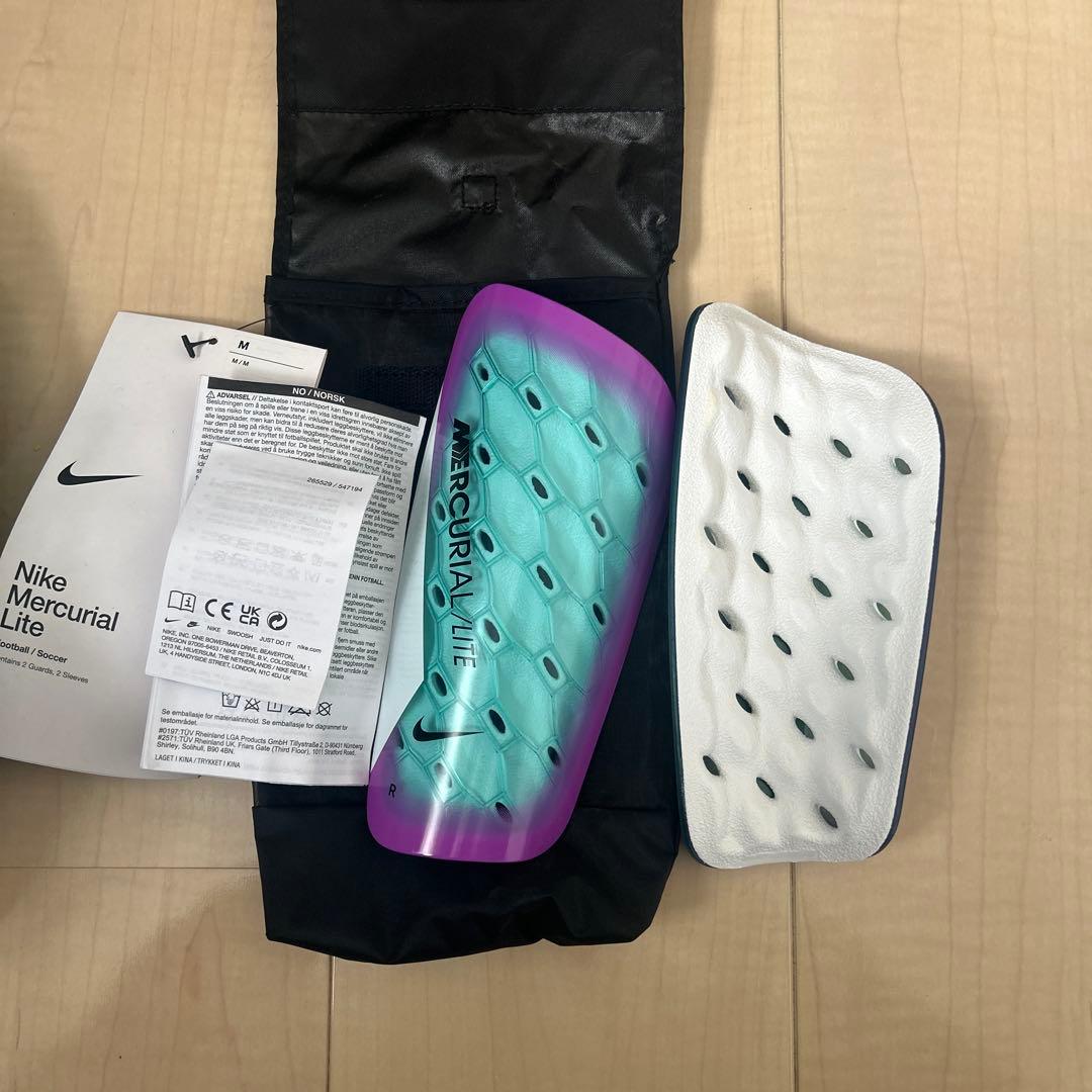 サッカースパイクナイキマーキュリーアルすね当てセット