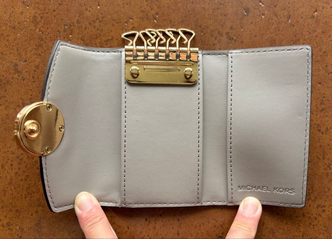 【新品】MICHEAL KORS キーケース　BRIGHT WHITE