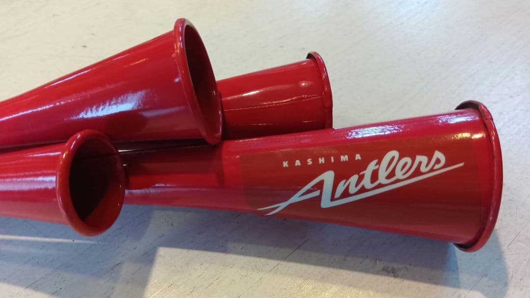 鹿島アントラーズ 金属製4連チアホーン ケース付 1セット　（その1）