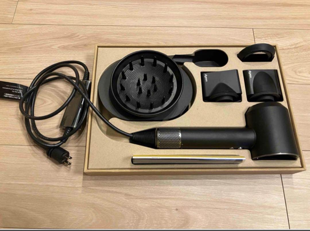 【美品】dyson ヘアドライヤー HD03 ULF BBN スタンド付