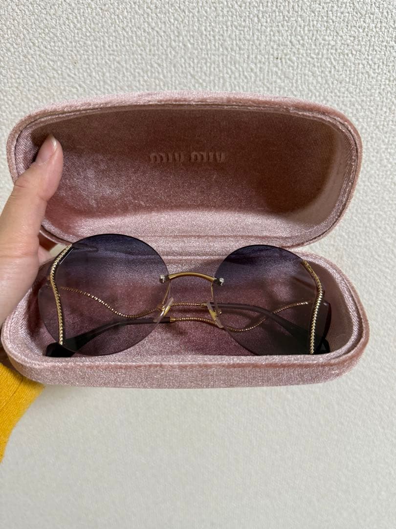 miu miu ピンク ベルベット 収納ケース