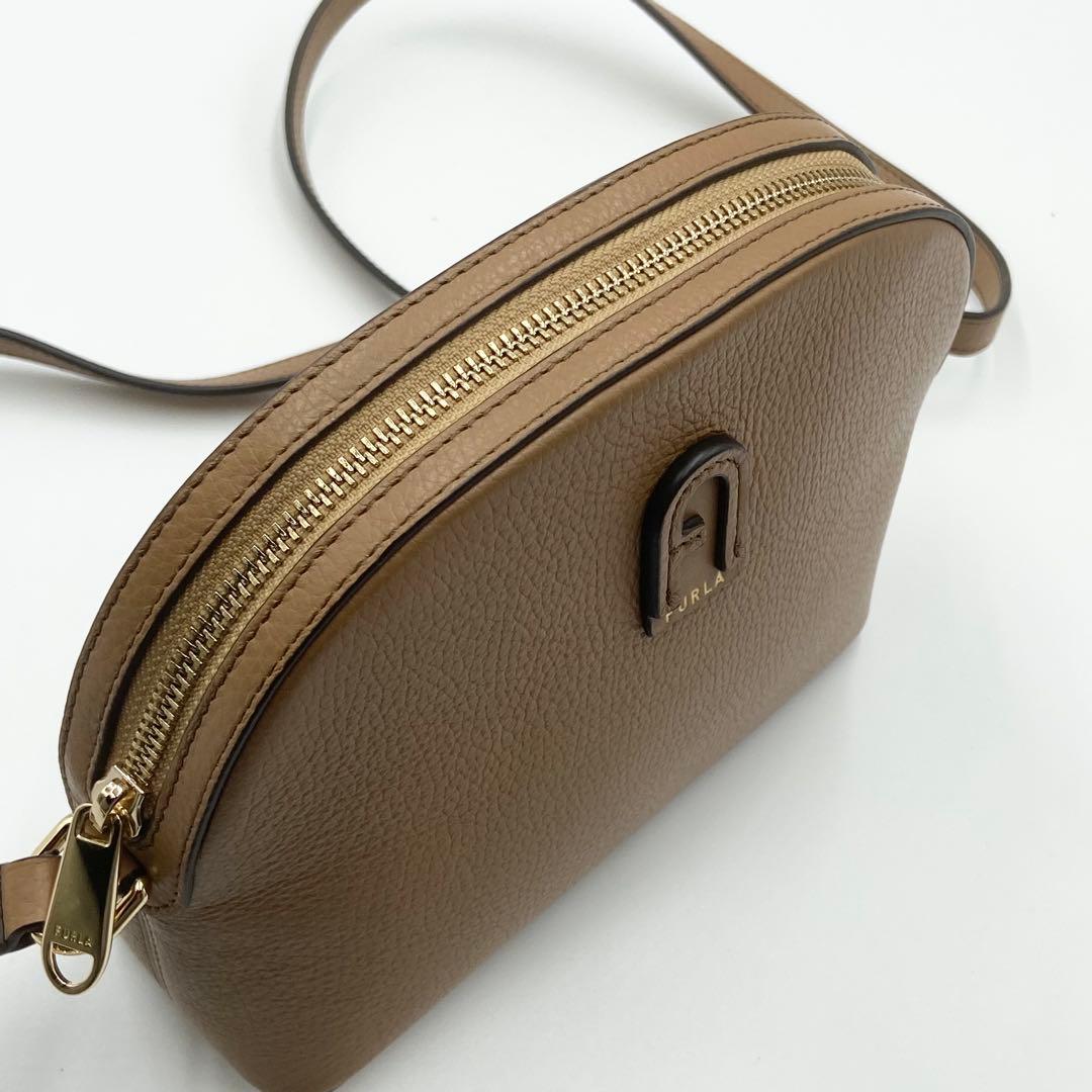 未使用級 フルラ アテナ ショルダーバッグ アーチ レザー ブラウン