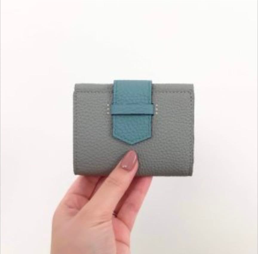 【美品】エポイ　財布　リツビー　グレースカイ　三つ折り