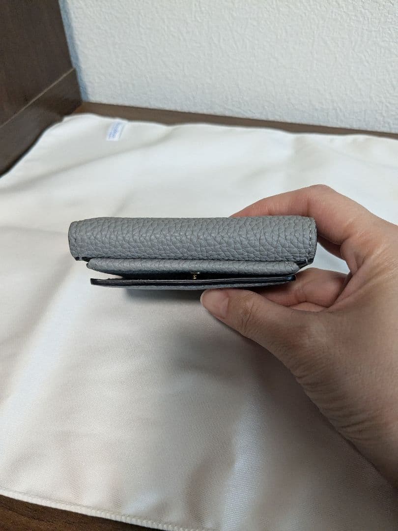 【美品】エポイ　財布　リツビー　グレースカイ　三つ折り