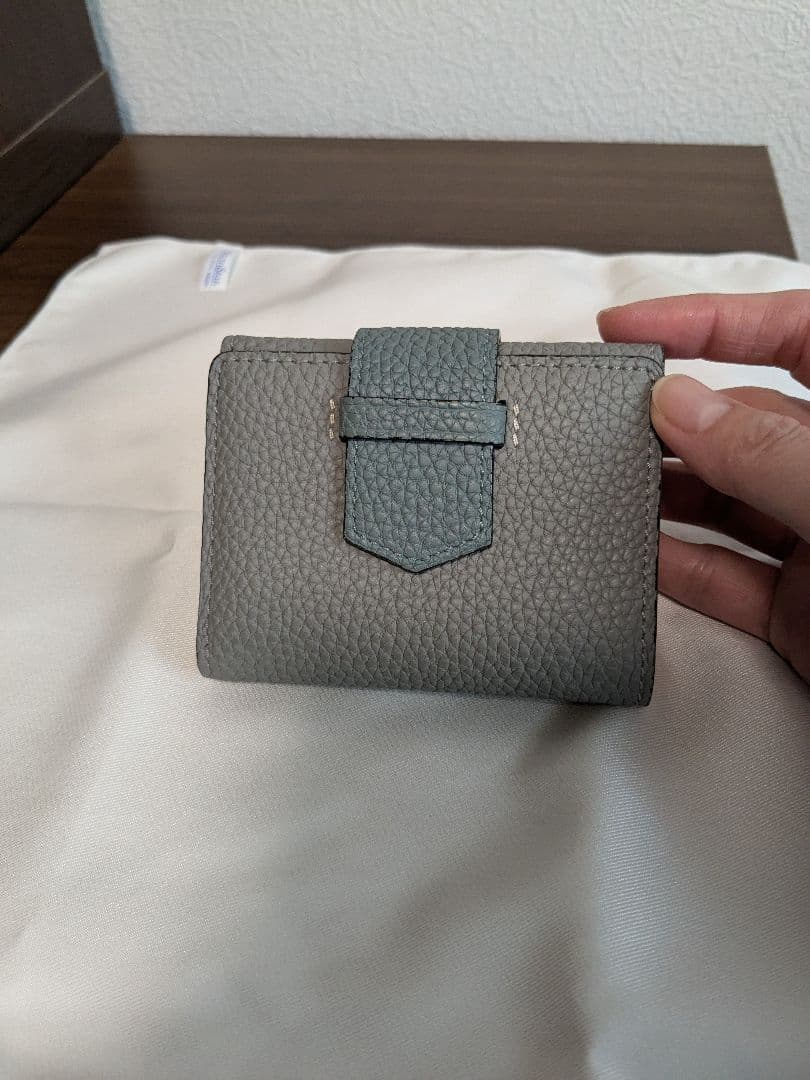 【美品】エポイ　財布　リツビー　グレースカイ　三つ折り
