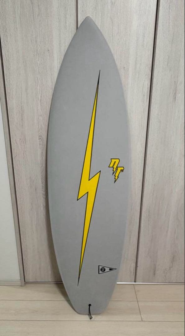 パイゼル JJF SOFT TOP 5'9フィン、リーシュ、ハードケース付