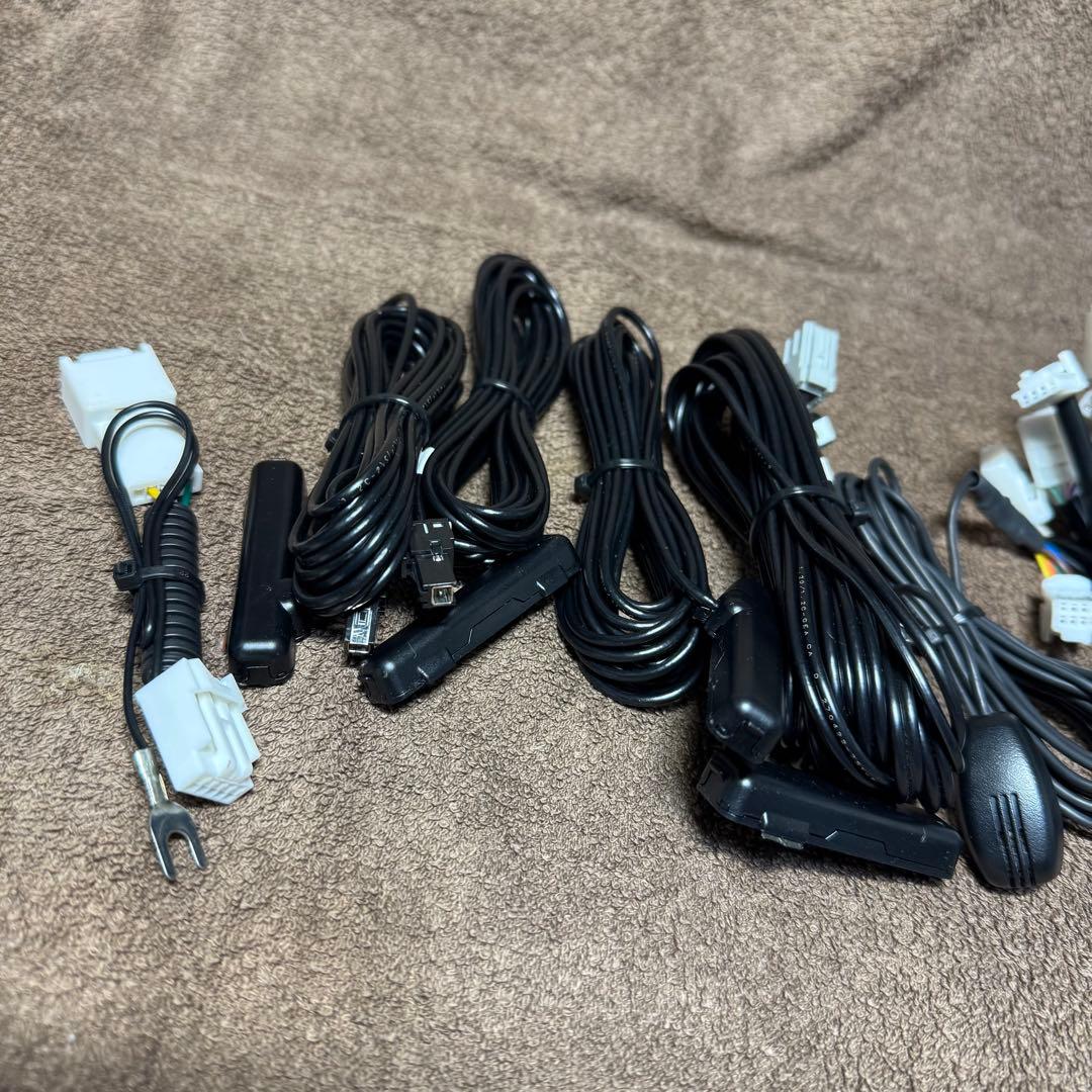 トヨタ純正ナビ NSZT-W66T ロック解除済　説明書　配線類　純正取付け枠