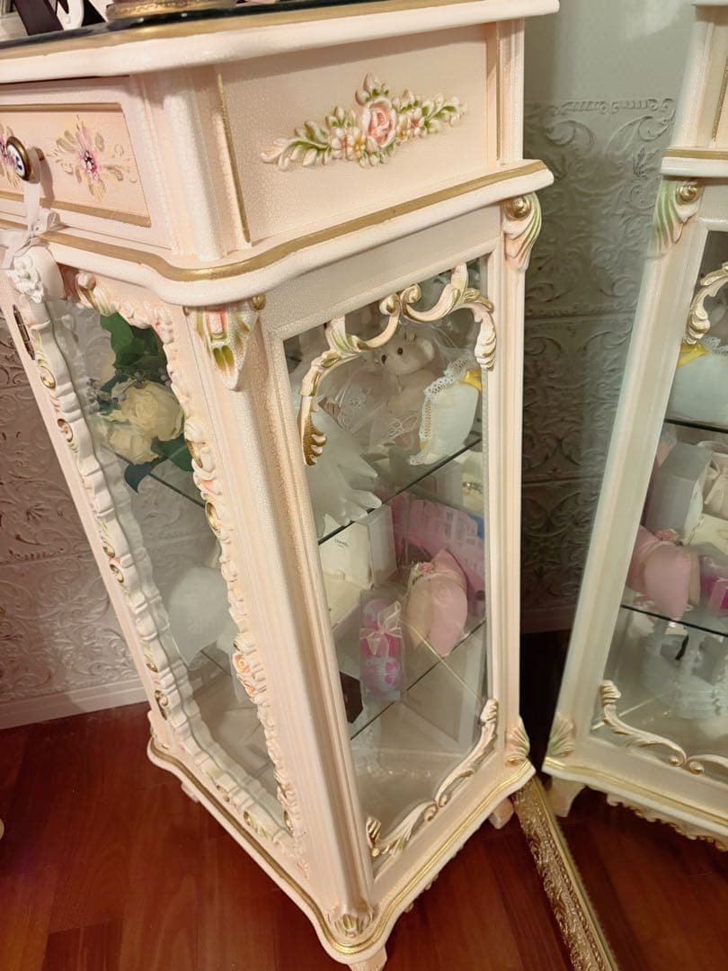 アイボリーフラワー装飾木製チェスト