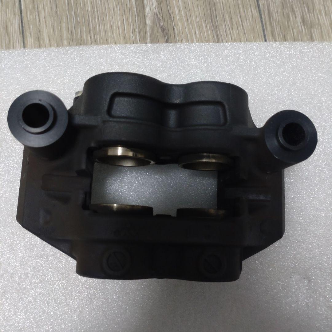 フロントブレーキキャリパー XSR900'22 YAMAHA 純正 左右セット