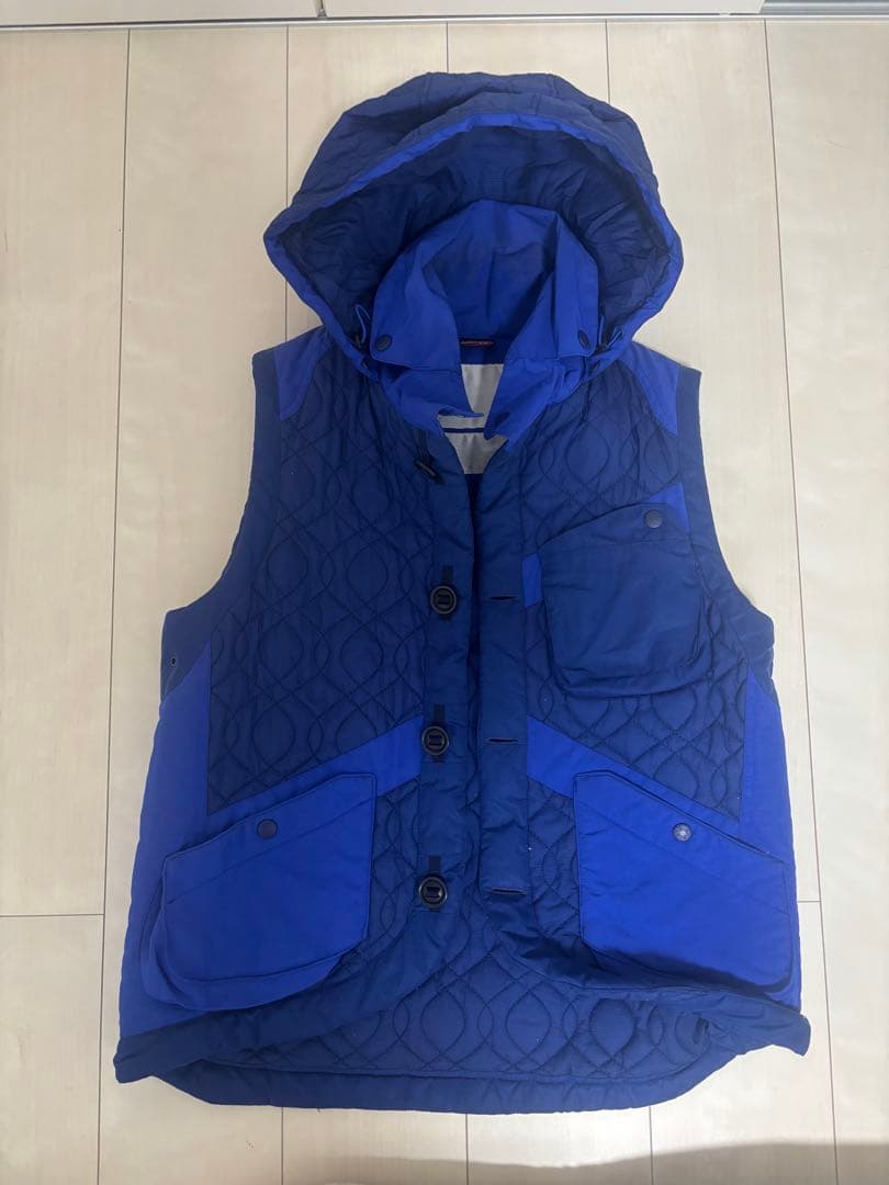 名作　White Mountaineering ベスト　フード格納